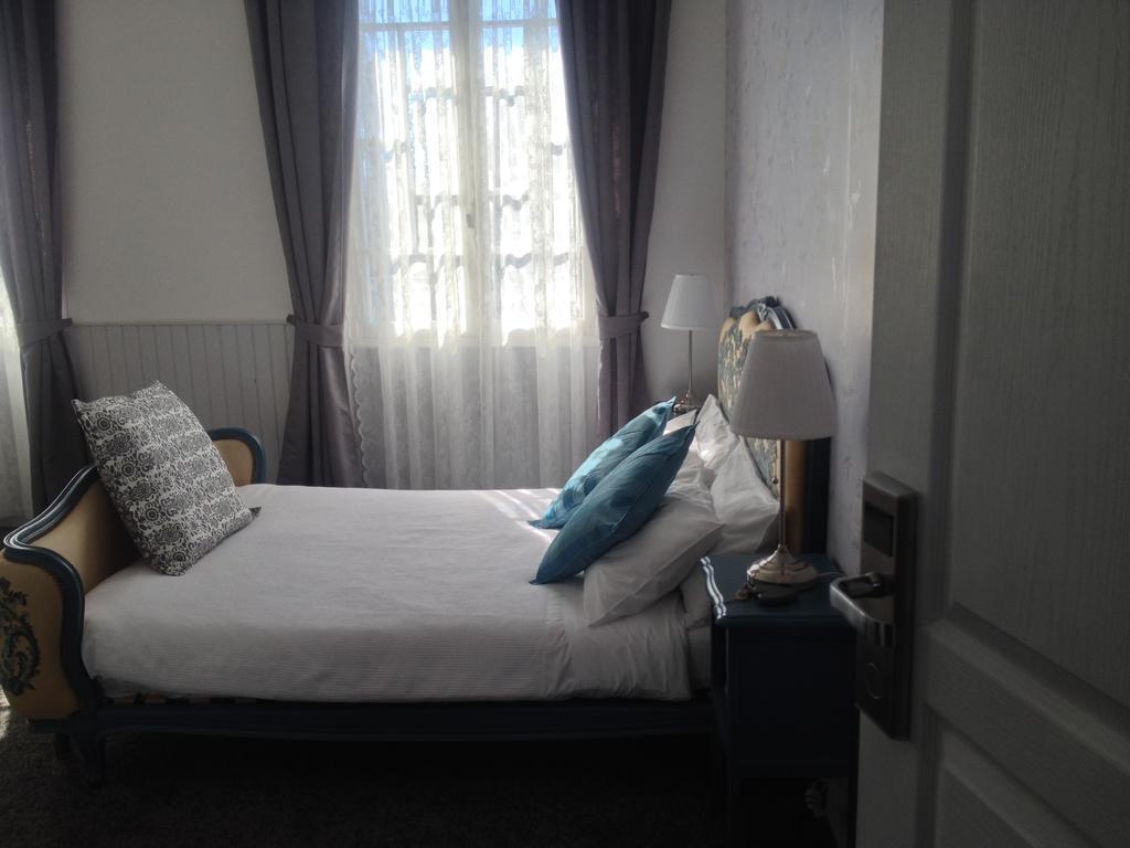 Le Petit Dragon Rouge Hotel Miers Room photo